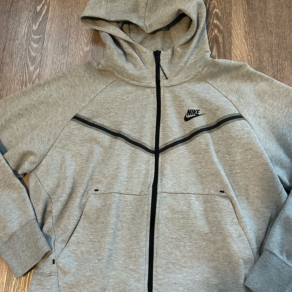 Nike Tech Fleece Set - Picture 3 of 15